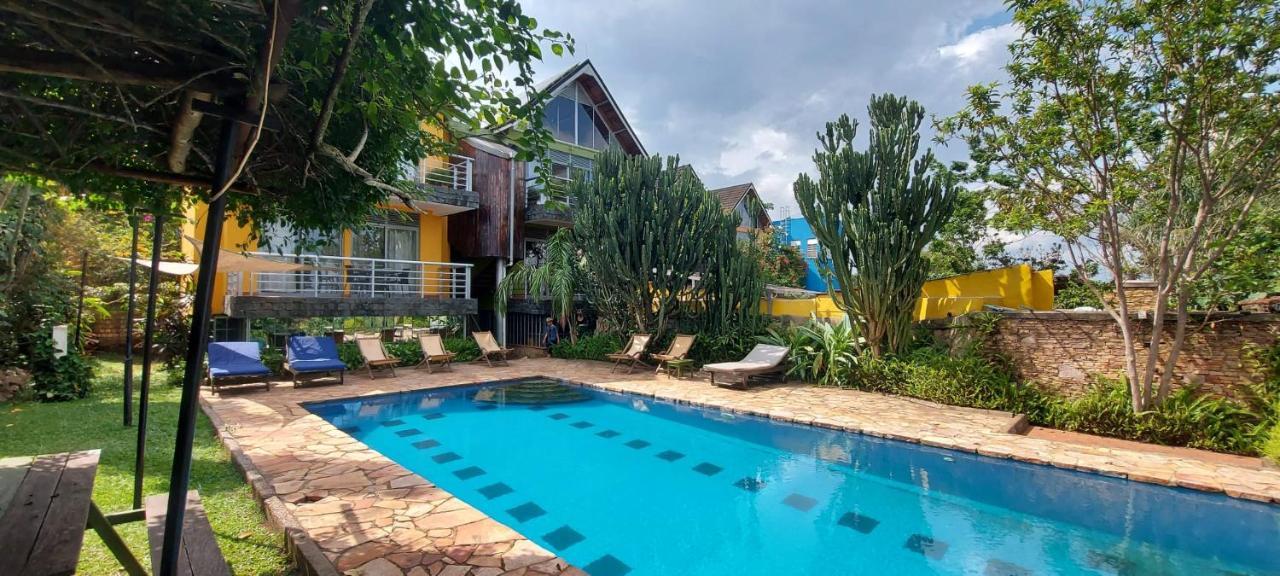 Yellow Haven Lodge Кампала Экстерьер фото