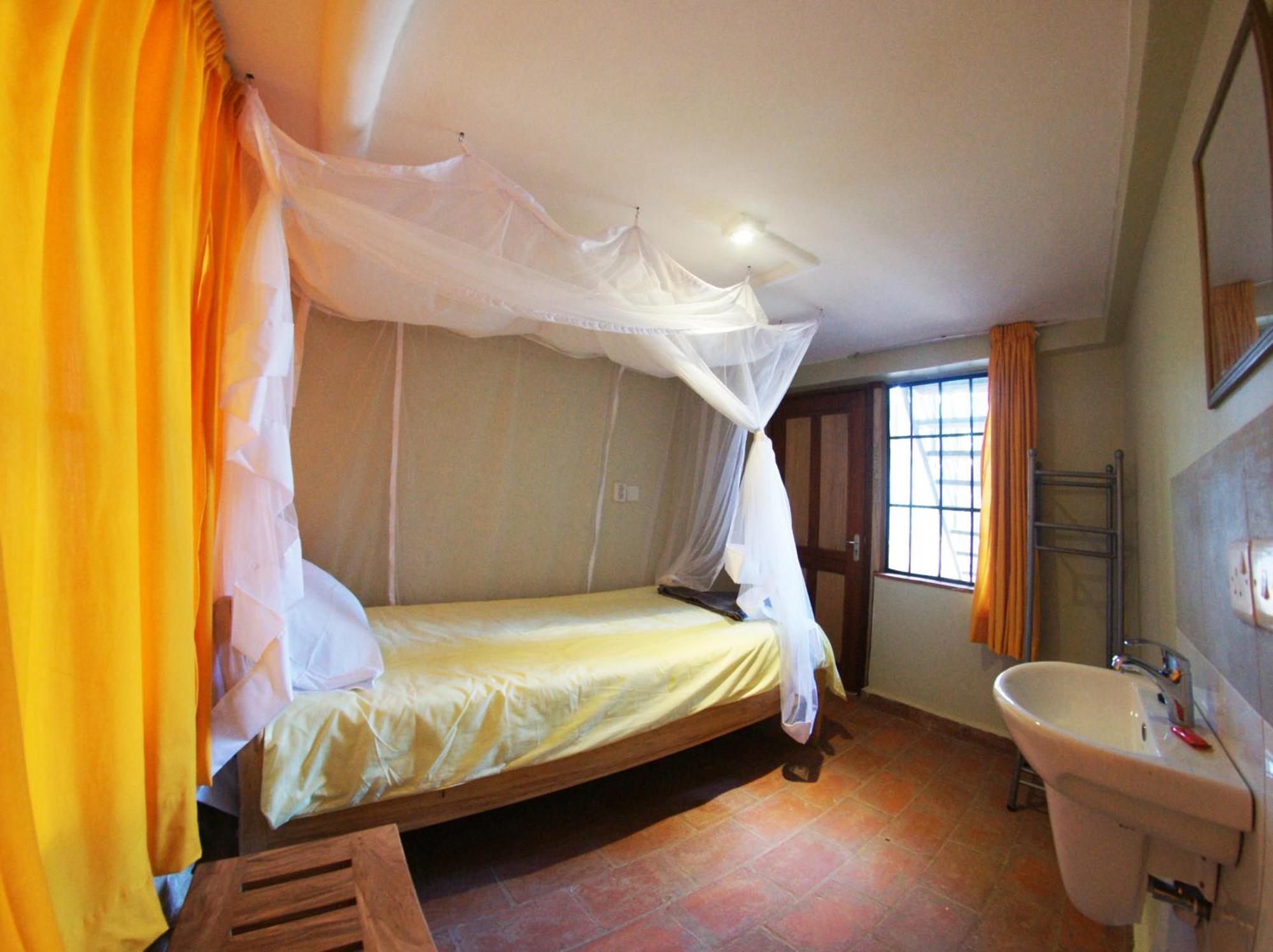 Yellow Haven Lodge Кампала Номер фото