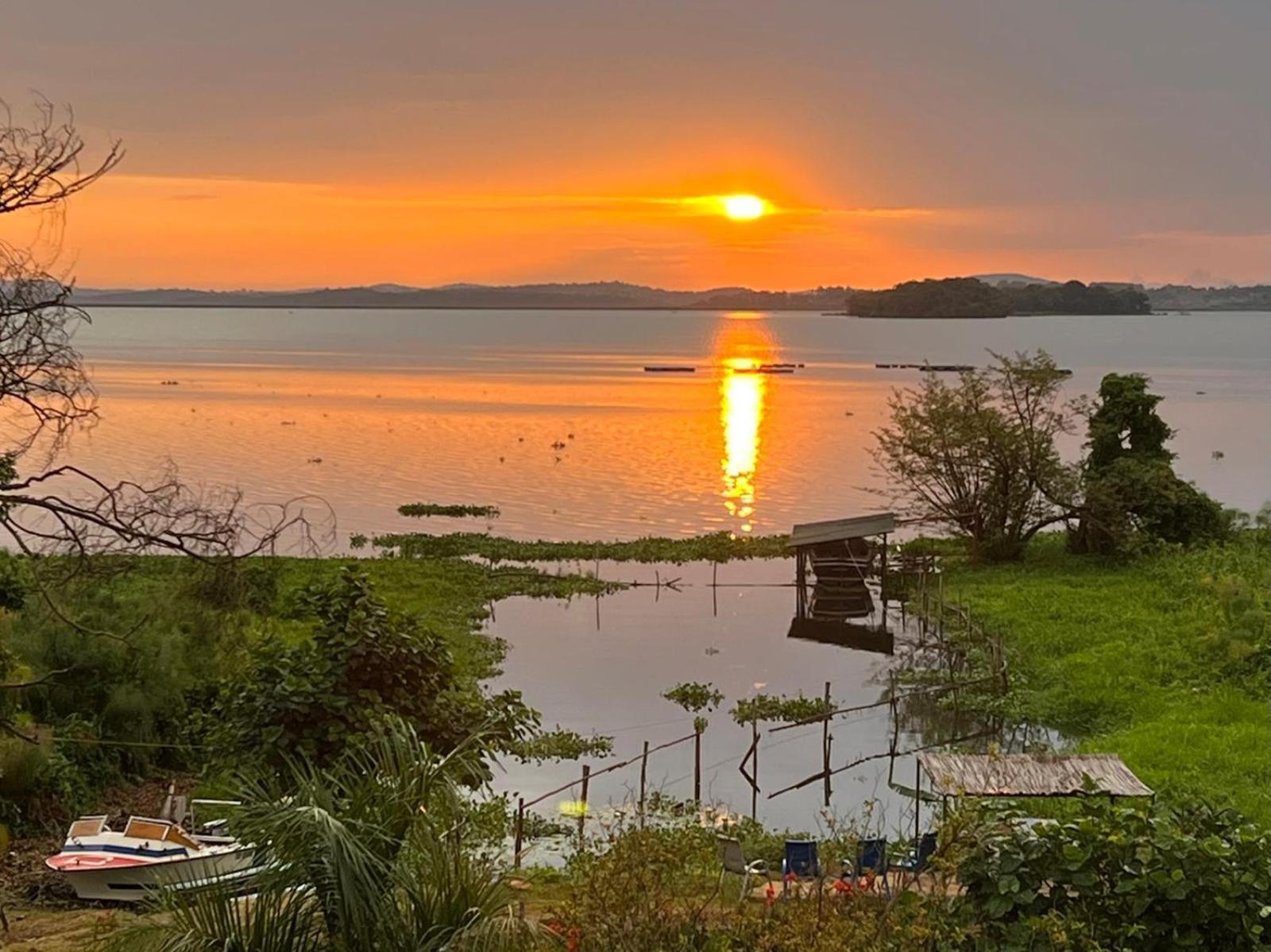 Yellow Haven Lodge Кампала Экстерьер фото