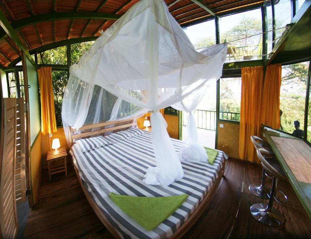 Yellow Haven Lodge Кампала Экстерьер фото